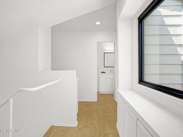 1206 S Westlake Boulevard, Westlake Village CA: https://media.crmls.org/mediaz/c34981e8-fce2-4f41-b419-19d293e32037.jpg