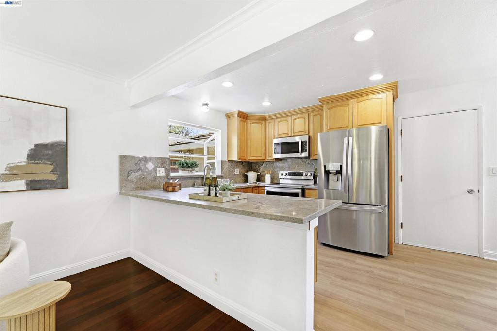 https://media.crmls.org/mediaz/c349ae51-6e13-4f06-ad73-da5bf04ed4a9.jpg?preset=X-Large