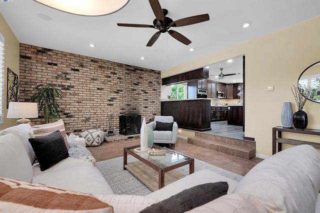 17561 Vineyard Rd, Castro Valley CA: https://media.crmls.org/mediaz/c34aa29c-3ffa-426f-a7a5-b4fdb707b6de.jpg