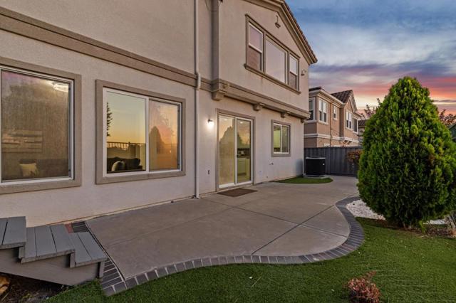 4986 Grayhawk Court, Dublin CA: https://media.crmls.org/mediaz/c34afb50-6a66-427c-8150-5c91c5569a1a.jpg