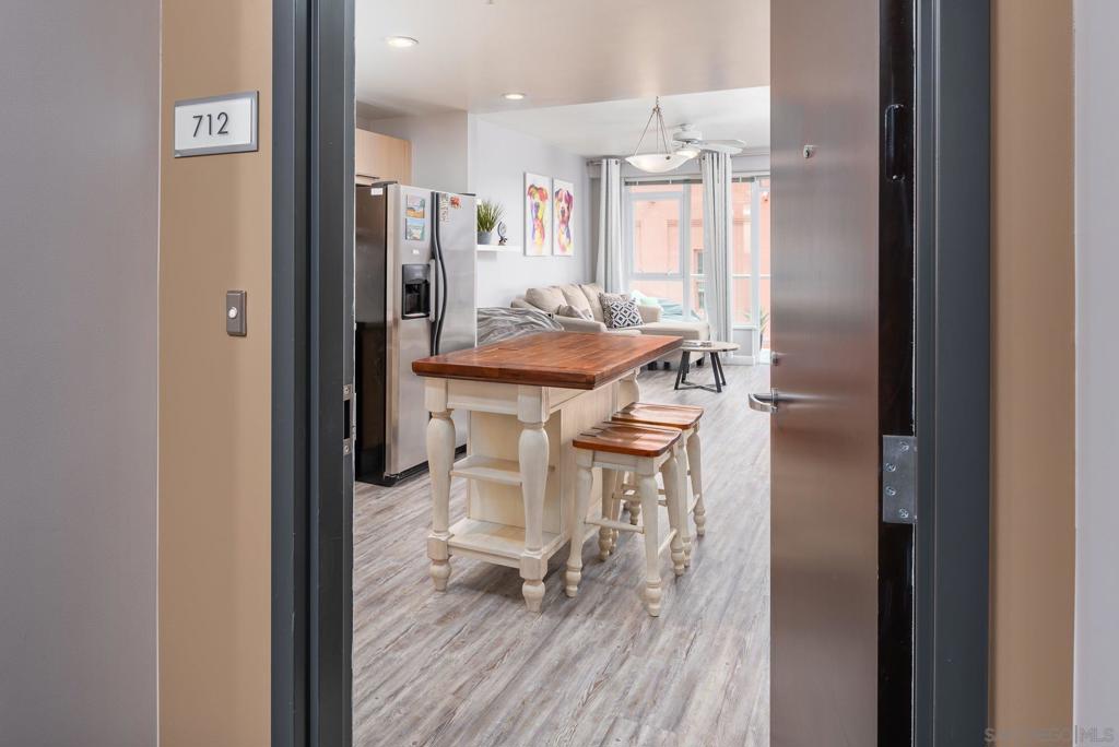 1431 Pacific Hwy #712