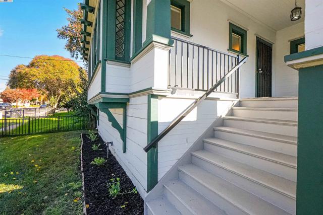 1781 B St, Hayward CA: https://media.crmls.org/mediaz/c34b9cb6-4827-42c7-ac0e-5fd9f2d7bb4f.jpg