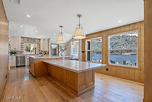800 Lake Sherwood Drive, Lake Sherwood CA: https://media.crmls.org/mediaz/c34c66e4-864b-4ee0-b22e-ee41e514157f.jpg