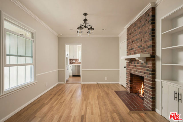 14212 Leadwell Street photo 9