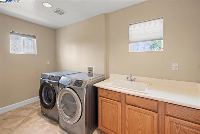 107 Limestone Cmn, Livermore CA: https://media.crmls.org/mediaz/c34cdc7e-6d89-4a39-b504-029b3f80b0a9.jpg