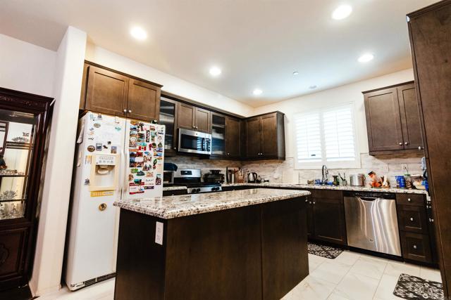 Detail Gallery Image 7 of 24 For 647 E Mustang St, Camarillo,  CA 93010 - 3 Beds | 2/1 Baths