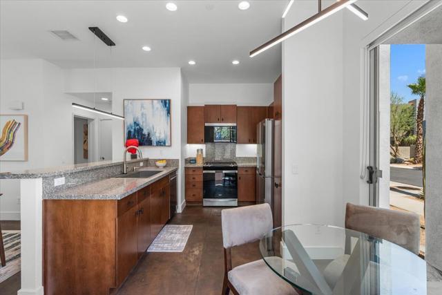 252 Breeze Loop, Palm Springs CA: https://media.crmls.org/mediaz/c34e7ccf-db72-40aa-b915-12a0f8d99ce6.jpg