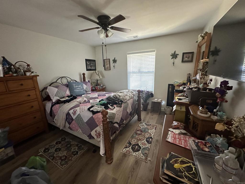 https://media.crmls.org/mediaz/c34f2177-5773-4e77-a570-c233ebb66d76.jpg?preset=X-Large