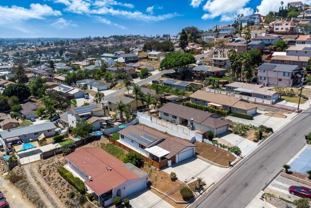 1210 Maria Ave, Spring Valley CA: https://media.crmls.org/mediaz/c34f9aee-4399-49e3-ab8d-9a5b49728367.jpg