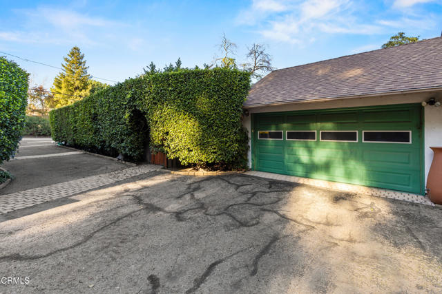 917 W W Victoria Street, Santa Barbara CA: https://media.crmls.org/mediaz/c34fa728-d38a-4aef-bf94-acc56da910d1.jpg