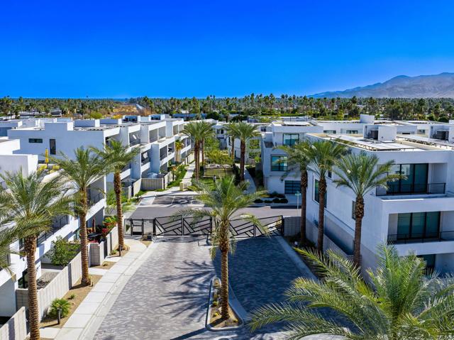 928 Galaxy Drive, Palm Springs CA: https://media.crmls.org/mediaz/c3508d30-300d-494f-a3dd-1799f6939d5c.jpg