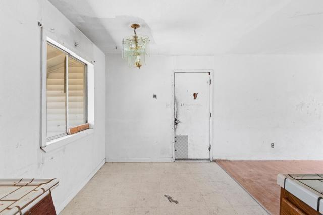 7541 19th Street, Sacramento CA: https://media.crmls.org/mediaz/c3512a28-1743-4d81-98d1-f9a0a258e7ce.jpg