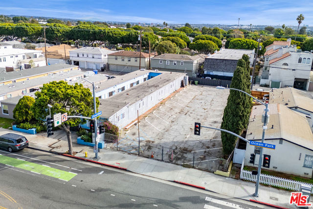 2338 Ocean Park Boulevard, Santa Monica CA: https://media.crmls.org/mediaz/c351ae3c-2551-401c-b450-fba2e13097f1.jpg