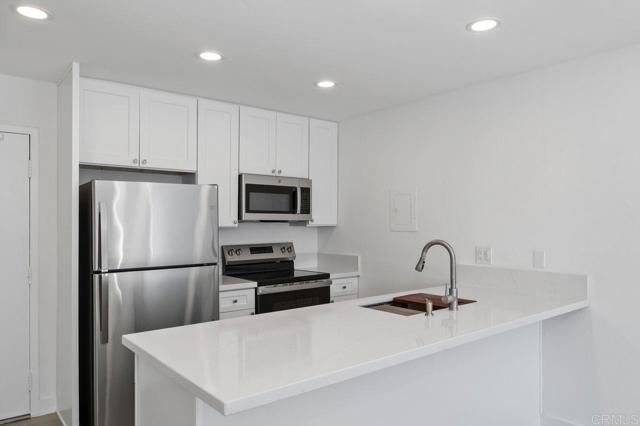 Detail Gallery Image 6 of 23 For 8036 Linda Vista Rd. 2e,  San Diego,  CA 92111 - 1 Beds | 1 Baths