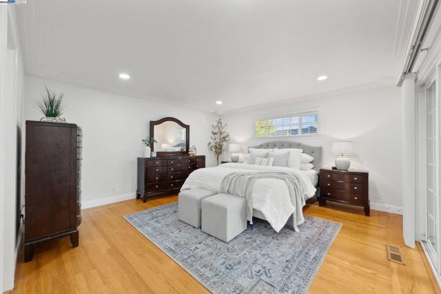 Image 13 of 29 For 4758 Mayfield Dr