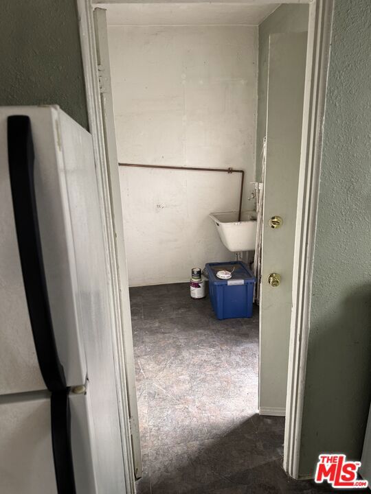 1531 Silver Lake Boulevard, Los Angeles CA: https://media.crmls.org/mediaz/c3527ef6-cae4-4efb-804c-44786764a211.jpg