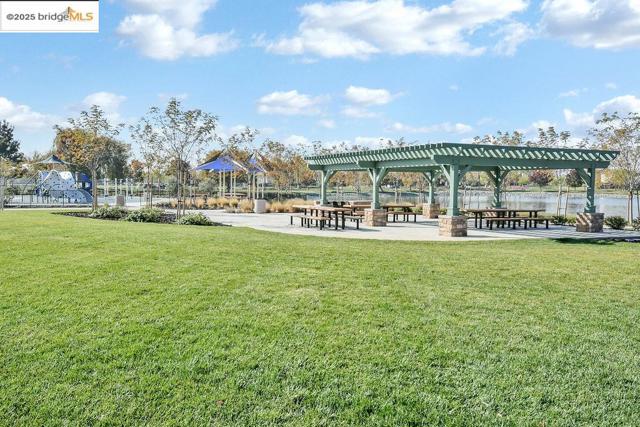 8065 Westport Circle, Discovery Bay CA: https://media.crmls.org/mediaz/c352b5c8-7f98-464b-af2f-292511d4ab77.jpg