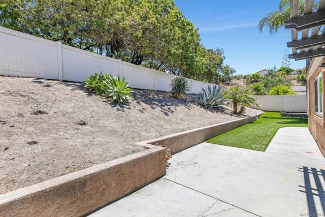 1824 Carolyn Drive, Chula Vista CA: https://media.crmls.org/mediaz/c352d894-7eba-4277-a836-fe27bcbd8e62.jpg