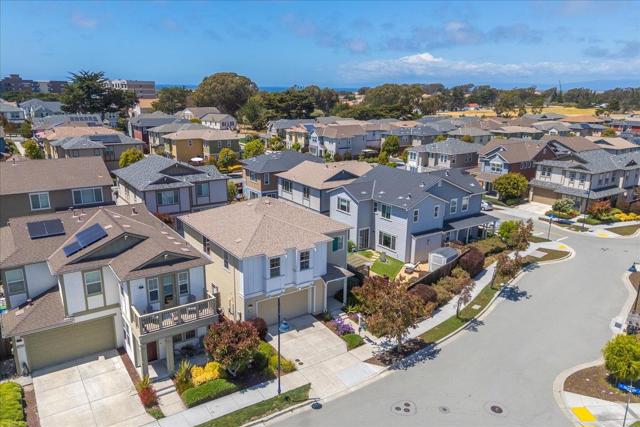 2727 Sea Glass Avenue, Marina CA: https://media.crmls.org/mediaz/c352d999-27a1-4436-8def-701463cf5c5a.jpg