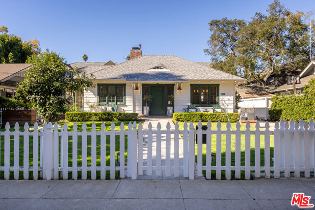 601 S Hudson Avenue, Pasadena CA: https://media.crmls.org/mediaz/c3530977-0639-4c66-8bb0-45c21addaa46.jpg
