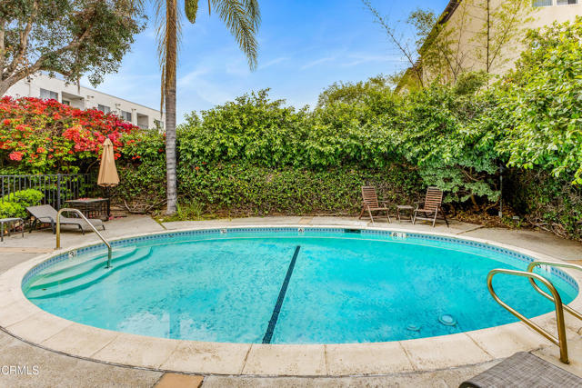 Detail Gallery Image 45 of 47 For 11912 Riverside Dr #20,  Valley Village,  CA 91607 - 2 Beds | 3 Baths
