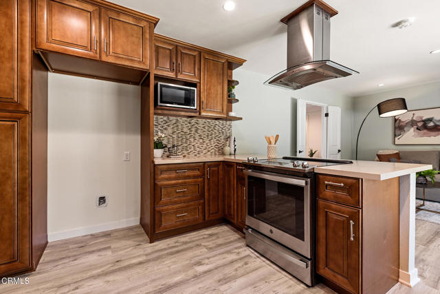 2365 Henrietta Avenue, La Crescenta CA: https://media.crmls.org/mediaz/c353dce2-75ae-41bf-82ad-33a242574d67.jpg
