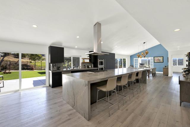 17351 Saint Andrews Dr, Poway CA: https://media.crmls.org/mediaz/c35445d9-4669-4836-a32f-0f4e03ed9774.jpg