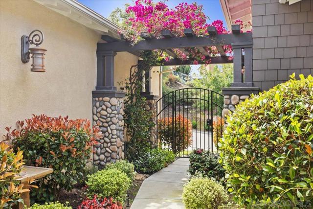 3180 Ridgeline Place, Escondido CA: https://media.crmls.org/mediaz/c3547340-c86e-45c8-bd71-a5ce46c0c47b.jpg