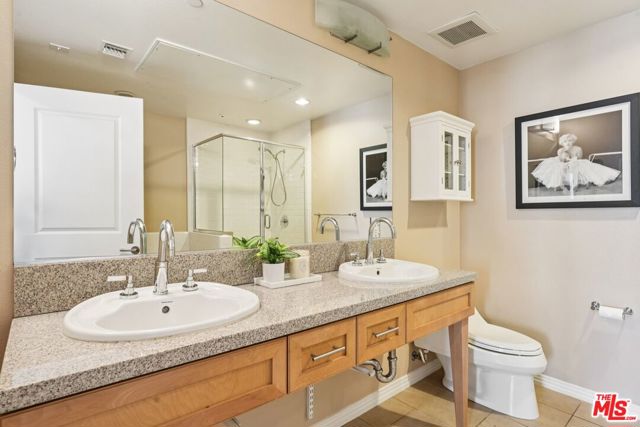4050 Glencoe Avenue, Marina del Rey CA: https://media.crmls.org/mediaz/c3554657-fab4-47cd-ac0f-133d4272981c.jpg