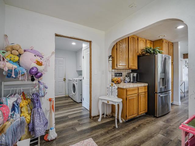 27 Burchell Avenue, Freedom CA: https://media.crmls.org/mediaz/c3556fe0-39bd-4640-8f23-c711df0bec12.jpg