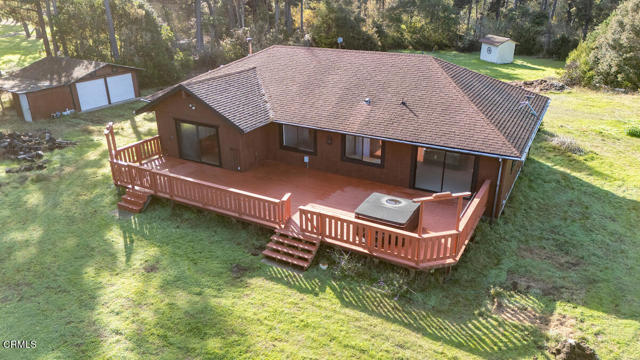 18391 Old Coast Highway, Fort Bragg CA: https://media.crmls.org/mediaz/c3564af7-14d8-40e0-b3e5-d5914900ea11.jpg