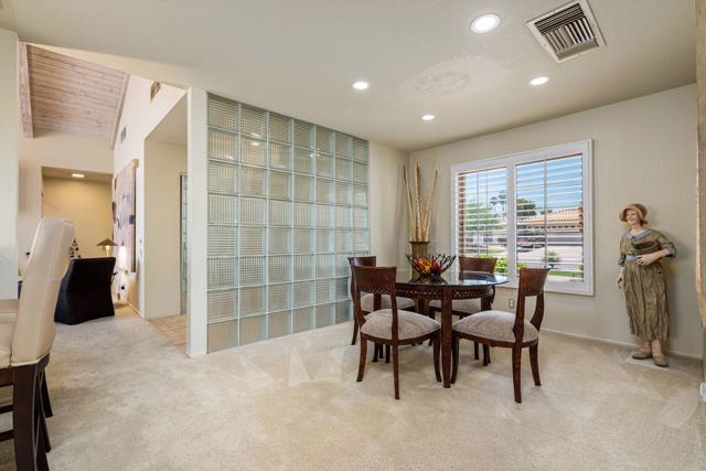 Image 11 of 47 For 78820 Runaway Bay Drive