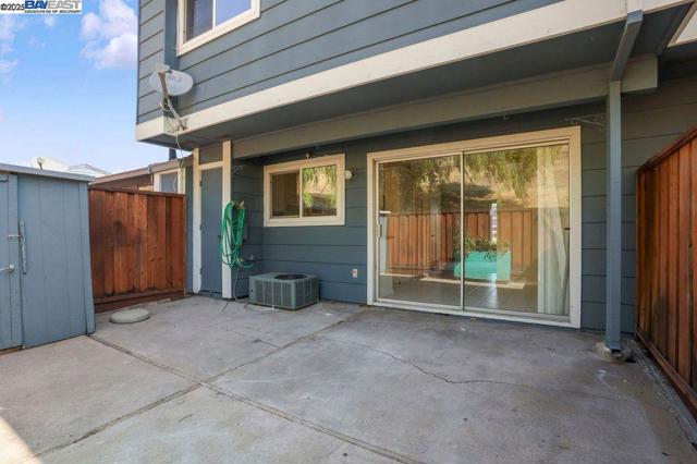 1048 Spring Valley Cmn, Livermore CA: https://media.crmls.org/mediaz/c3565d49-9a78-4b8c-894e-b4abd4bb99ef.jpg