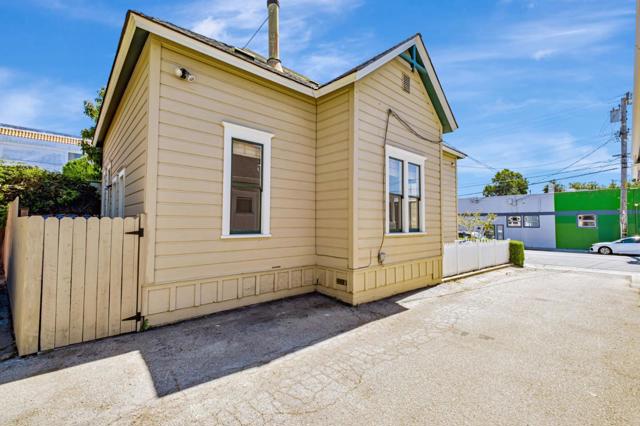 120 Maple Street, Santa Cruz CA: https://media.crmls.org/mediaz/c3568509-2215-4b81-92aa-23684694895b.jpg