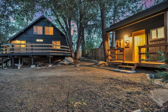 26785 Crestview Drive, Idyllwild CA: https://media.crmls.org/mediaz/c3568d0e-9fd4-46be-8db3-f3155578d869.jpg