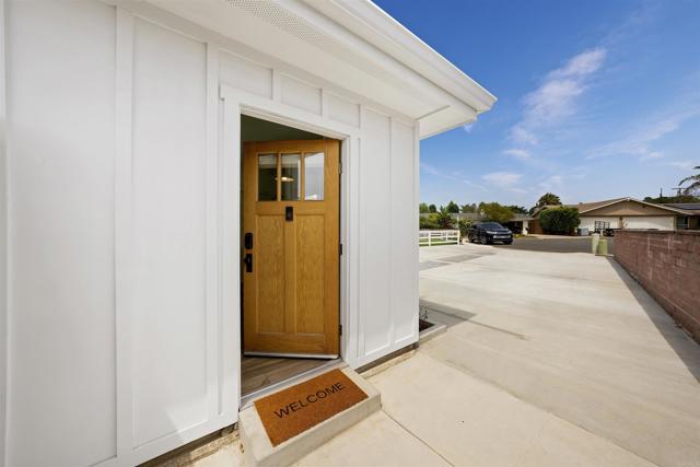 2103 Loquat Place, Oceanside CA: https://media.crmls.org/mediaz/c356cd50-a350-426d-b2c7-a3587679623c.jpg