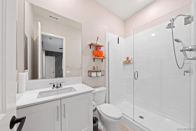 21992 Wilgen Rd, Escondido CA: https://media.crmls.org/mediaz/c356e3e9-4318-4ac0-bea1-65cff094fdbd.jpg