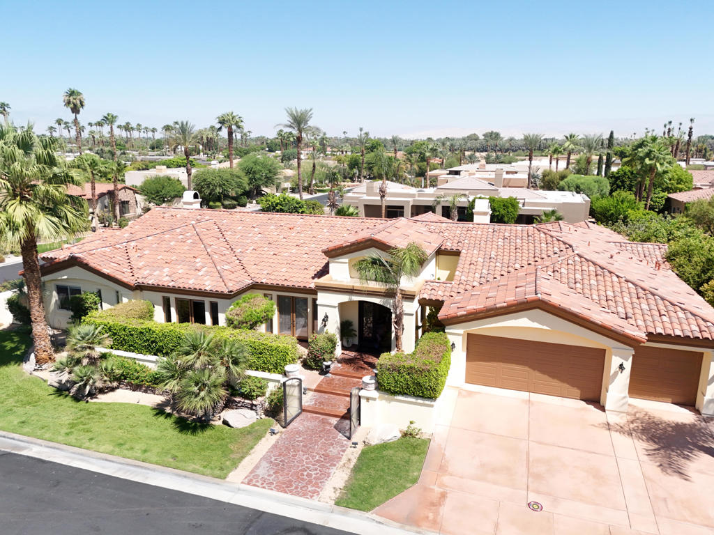 16 Villaggio Place