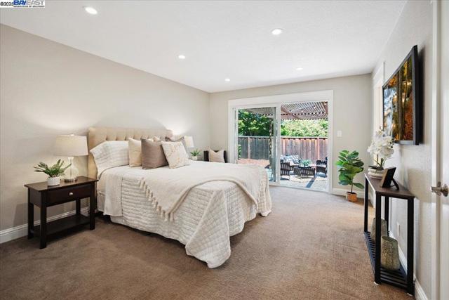3186 Berkshire Ct, Pleasanton CA: https://media.crmls.org/mediaz/c3576bf8-8c5e-4e8d-9f26-afe39c2b78ef.jpg