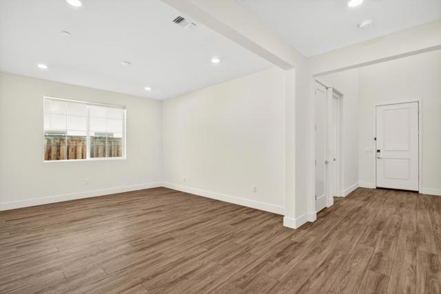 6640 Silverleaf Court, Tracy CA: https://media.crmls.org/mediaz/c357c3af-c39a-4135-94a7-3a769bb3137e.jpg