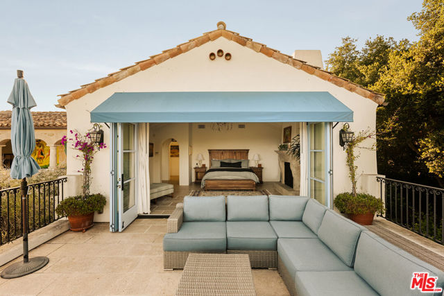 848 Picacho Lane, Santa Barbara CA: https://media.crmls.org/mediaz/c3583191-c63a-4e05-8df3-7d0748237e93.jpg