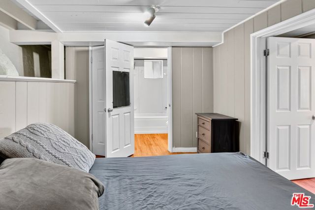 11154 Ventura Boulevard, Studio City CA: https://media.crmls.org/mediaz/c3583f9c-d9bd-414c-820c-40ead366942f.jpg
