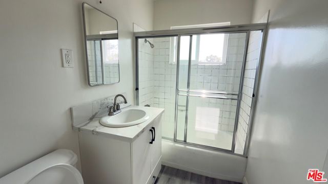 975 S Kingsley Drive, Los Angeles CA: https://media.crmls.org/mediaz/c3585056-0004-488d-b8de-bd33ba8ce050.jpg