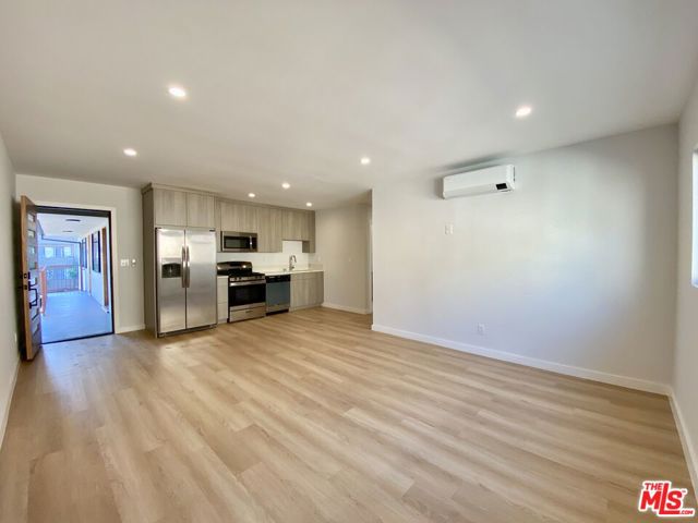 3207 W 3rd Street, Los Angeles CA: https://media.crmls.org/mediaz/c358b5f4-5239-472a-b32a-99936924e73b.jpg