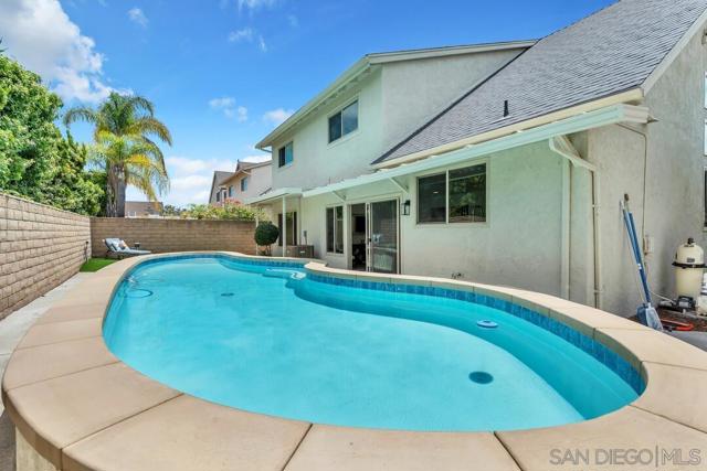 12452 Via Cabezon, San Diego CA: https://media.crmls.org/mediaz/c358b856-c909-4f2d-93a2-e70f39351885.jpg