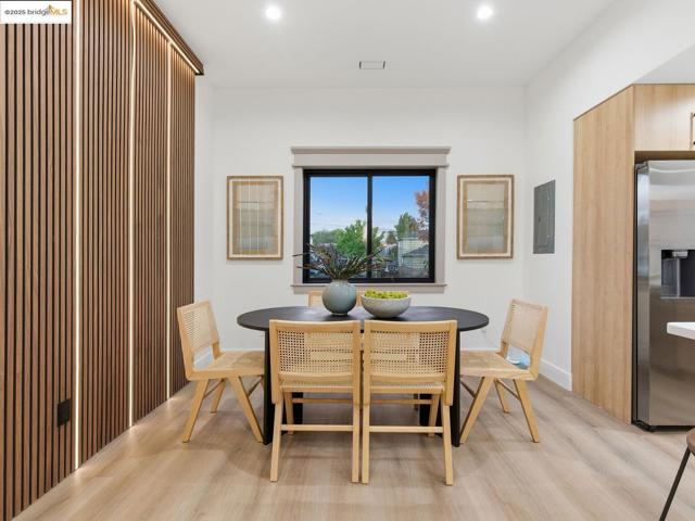 3274 Encinal Ave, Alameda CA: https://media.crmls.org/mediaz/c35912cd-2bf6-4762-a9c8-46181832db65.jpg