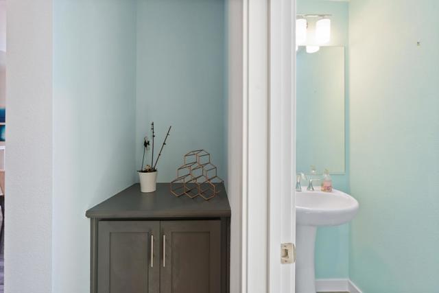 320 Circuit Way, Mountain View CA: https://media.crmls.org/mediaz/c35939f4-32ca-4ac5-b34b-a9c53dc3fb5a.jpg