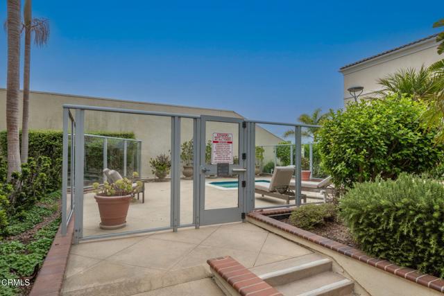 4256 Tradewinds Drive, Oxnard CA: https://media.crmls.org/mediaz/c359a445-642a-4bf6-b3a2-5af695d3cd92.jpg