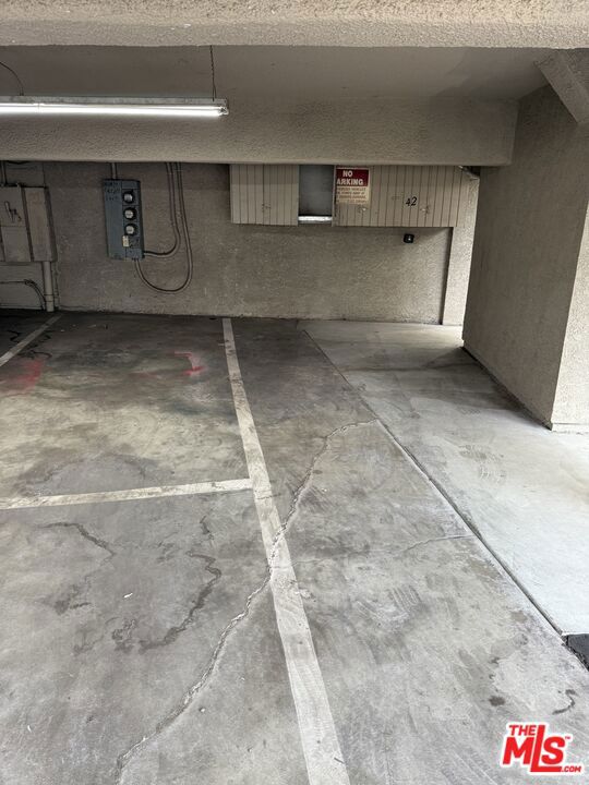 4647 Willis Avenue, Sherman Oaks CA: https://media.crmls.org/mediaz/c359f835-4ace-4593-9f89-0ac3f5f54c6e.jpg