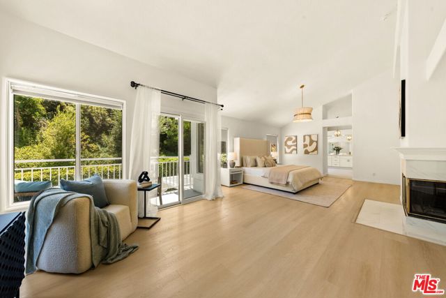 22248 Cairnloch Street, Calabasas CA: https://media.crmls.org/mediaz/c35a32cb-2e54-402f-a935-1409342a6d16.jpg